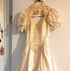Ivory Wedding Dress